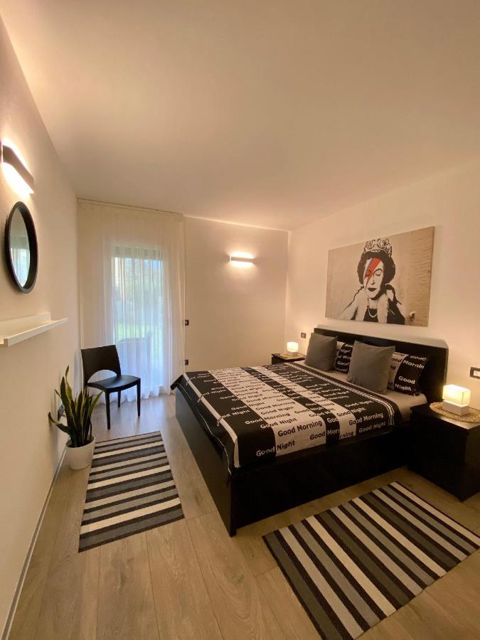 Appartamento Miranda Con Giardino Privato E Pool Exterior photo