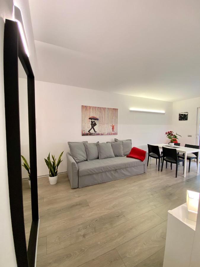 Appartamento Miranda Con Giardino Privato E Pool Exterior photo